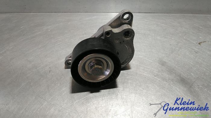 Usados Rodillo tensor correa múltiple Renault Master Precio € 33,00 Norma de margen ofrecido por Klein Gunnewiek Autodemontage & Motorentechniek