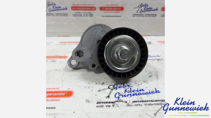 Usados Rodillo tensor correa múltiple Renault Master Precio € 20,00 Norma de margen ofrecido por Klein Gunnewiek Autodemontage & Motorentechniek