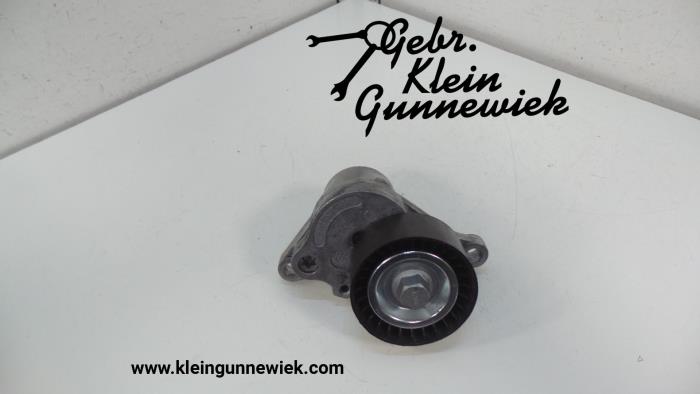 Drive belt tensioner from a Renault Master 2019
