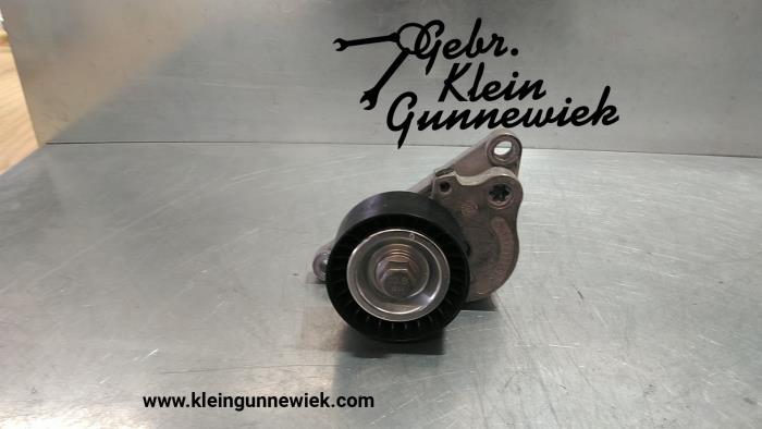Drive belt tensioner from a Renault Trafic 2012
