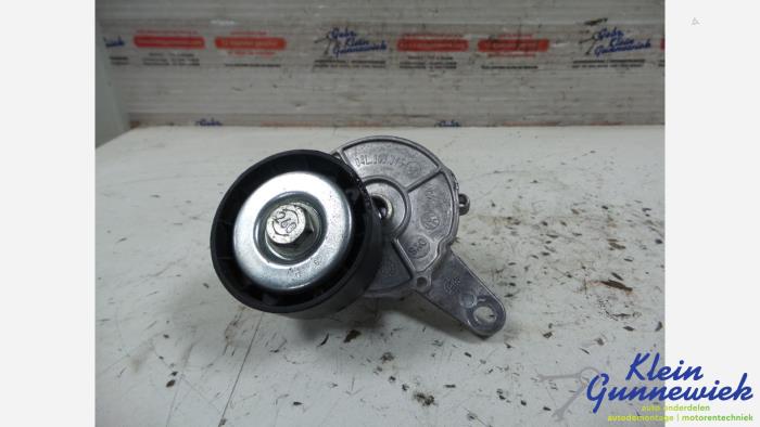 Usados Rodillo tensor correa múltiple Volkswagen Golf Precio € 15,00 Norma de margen ofrecido por Klein Gunnewiek Autodemontage & Motorentechniek