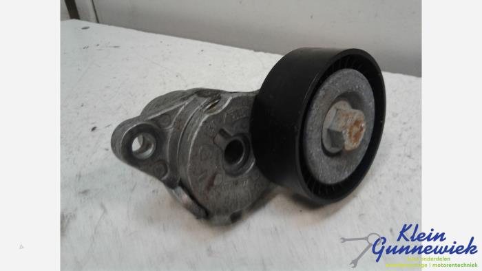 Usados Rodillo tensor correa múltiple Volkswagen Passat Precio € 24,00 Norma de margen ofrecido por Klein Gunnewiek Autodemontage & Motorentechniek