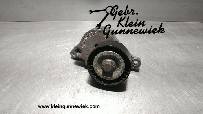 Drive belt tensioner from a Opel Movano 2010