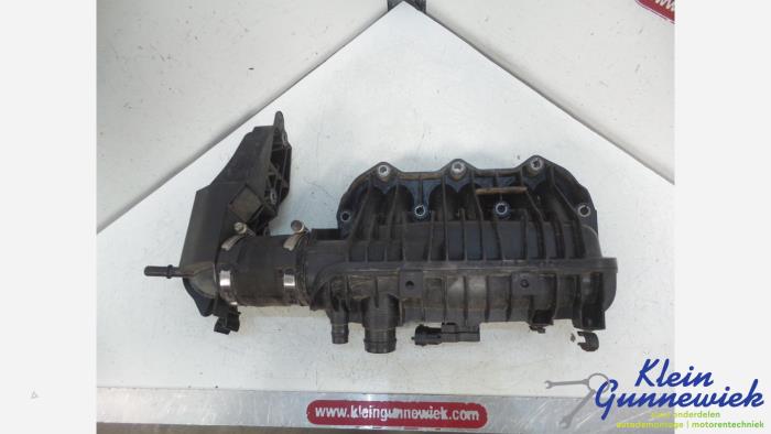 Używane Kolektor dolotowy Ford Focus Cena € 36,00 Procedura marży oferowane przez Klein Gunnewiek Autodemontage & Motorentechniek