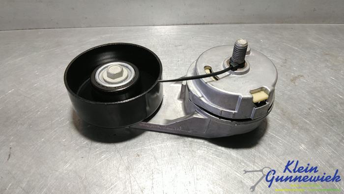 Nuevos Rodillo tensor correa múltiple Opel Astra Precio de solicitud ofrecido por Klein Gunnewiek Autodemontage & Motorentechniek