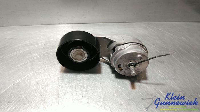 Nuevos Rodillo tensor correa múltiple Opel Astra Precio de solicitud ofrecido por Klein Gunnewiek Autodemontage & Motorentechniek