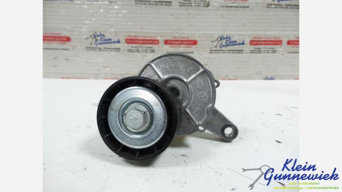 Nuevos Rodillo tensor correa múltiple Volkswagen Golf Precio de solicitud ofrecido por Klein Gunnewiek Autodemontage & Motorentechniek