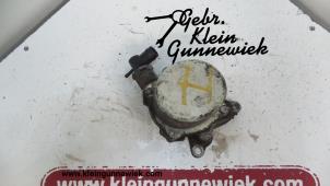 Used Vacuum pump (diesel) Renault Trafic Price on request offered by Gebr.Klein Gunnewiek Ho.BV