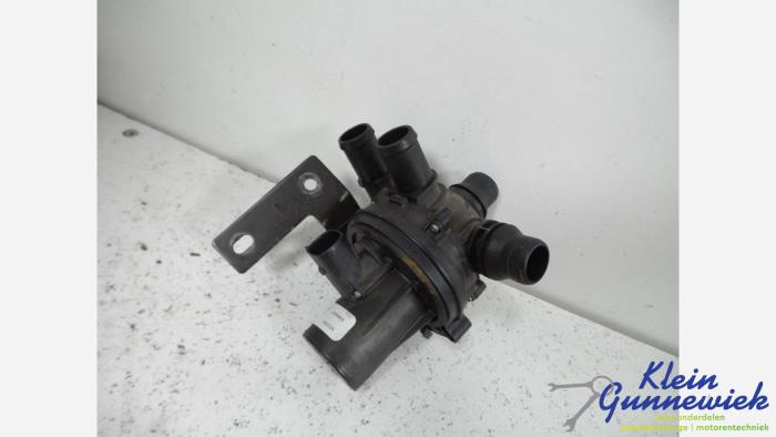 Begagnade Vattenpump Opel Ampera Pris € 25,00 Marginaltabell erbjuds av Klein Gunnewiek Autodemontage & Motorentechniek