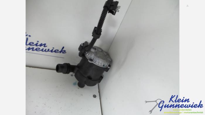 Begagnade Vattenpump BMW 7-Serie Pris € 54,00 Marginaltabell erbjuds av Klein Gunnewiek Autodemontage & Motorentechniek