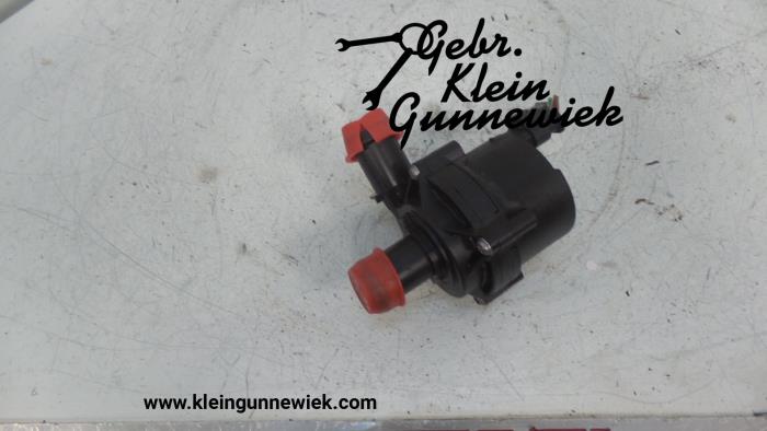 Pompe à eau d'un Volkswagen Jetta 2016