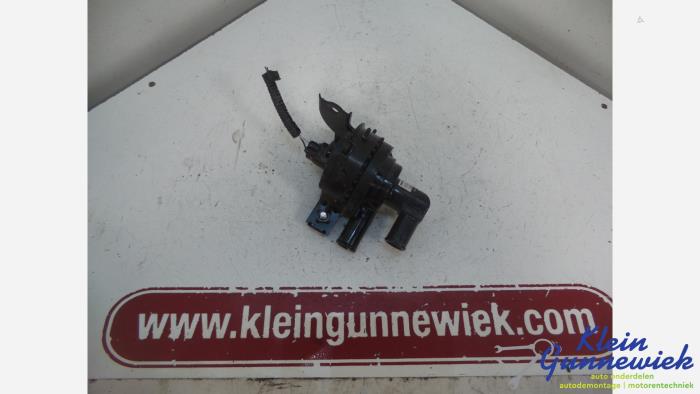 Begagnade Vattenpump Lexus RX 300 Pris € 41,00 Marginaltabell erbjuds av Klein Gunnewiek Autodemontage & Motorentechniek