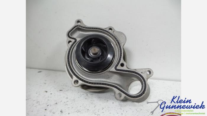 Begagnade Vattenpump Volkswagen Touareg Pris € 103,00 Marginaltabell erbjuds av Klein Gunnewiek Autodemontage & Motorentechniek