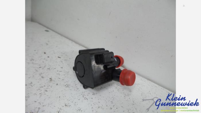 Używane Pompa wodna Audi A5 Cena € 15,00 Procedura marży oferowane przez Klein Gunnewiek Autodemontage & Motorentechniek