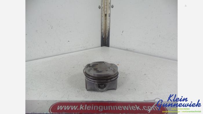 Usados Pistón Volkswagen Polo Precio de solicitud ofrecido por Klein Gunnewiek Autodemontage & Motorentechniek