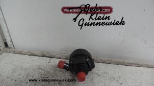 Gebrauchte Wasserpumpe Renault Master Preis € 35,00 Margenregelung angeboten von Gebr.Klein Gunnewiek Ho.BV