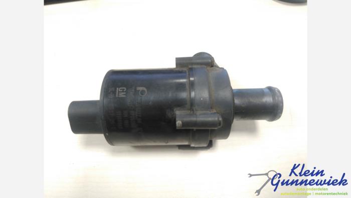 Begagnade Vattenpump Opel Signum Pris € 30,00 Marginaltabell erbjuds av Klein Gunnewiek Autodemontage & Motorentechniek