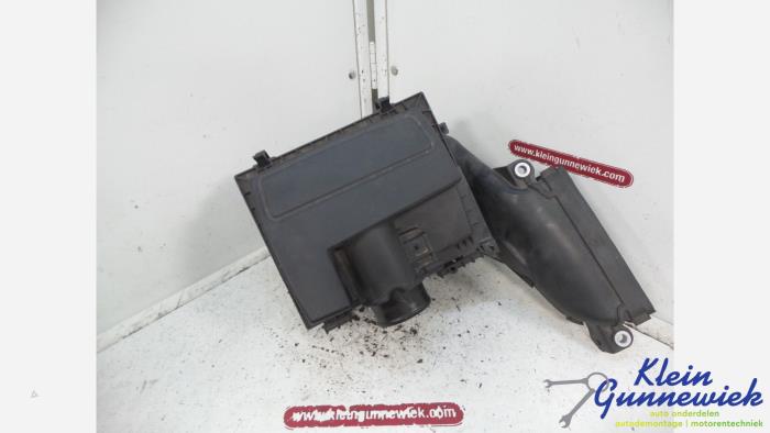 Begagnade Luftfilterhus Ford Mondeo Pris € 103,00 Marginaltabell erbjuds av Klein Gunnewiek Autodemontage & Motorentechniek