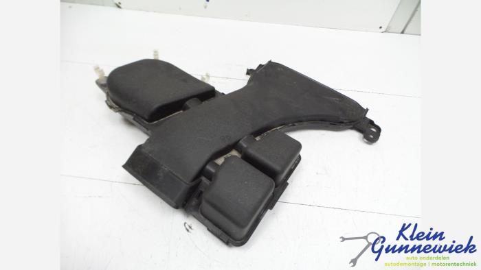 Begagnade Luftfilterhus Lexus RX 300 Pris € 31,00 Marginaltabell erbjuds av Klein Gunnewiek Autodemontage & Motorentechniek