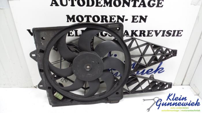 Używane Silnik wentylatora Opel Combo Cena € 100,00 Procedura marży oferowane przez Klein Gunnewiek Autodemontage & Motorentechniek