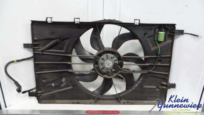 Używane Silnik wentylatora Opel Zafira Cena € 64,00 Procedura marży oferowane przez Klein Gunnewiek Autodemontage & Motorentechniek