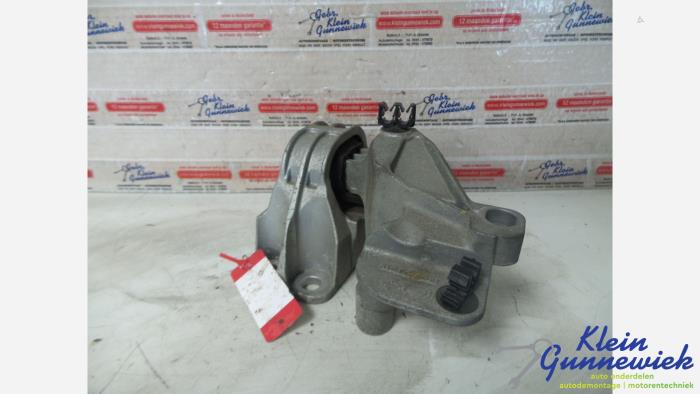 Used Engine mount Dacia Duster Price € 35,00 Margin scheme offered by Klein Gunnewiek Autodemontage & Motorentechniek