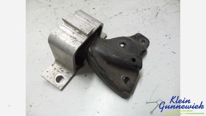 Used Engine mount Dacia Sandero Price € 22,00 Margin scheme offered by Klein Gunnewiek Autodemontage & Motorentechniek