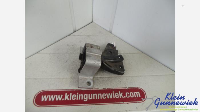 Used Engine mount Dacia Sandero Price € 26,00 Margin scheme offered by Klein Gunnewiek Autodemontage & Motorentechniek