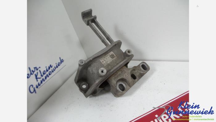 Used Engine mount Volkswagen Golf Sportsvan Price € 24,00 Margin scheme offered by Klein Gunnewiek Autodemontage & Motorentechniek