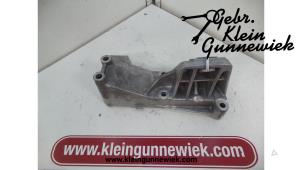 Engine mount from a Iveco New Daily 2008
