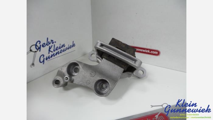 Used Engine mount Nissan X-Trail Price € 29,00 Margin scheme offered by Klein Gunnewiek Autodemontage & Motorentechniek