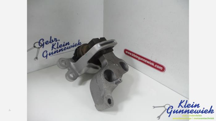 Used Engine mount Nissan X-Trail Price € 29,00 Margin scheme offered by Klein Gunnewiek Autodemontage & Motorentechniek
