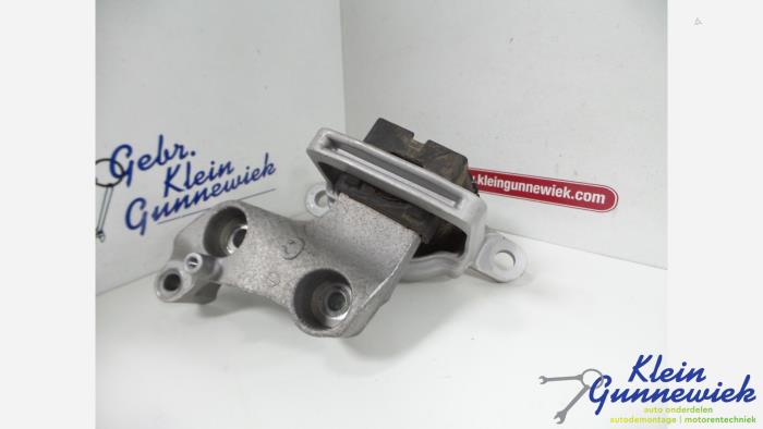 Used Engine mount Nissan X-Trail Price € 29,00 Margin scheme offered by Klein Gunnewiek Autodemontage & Motorentechniek
