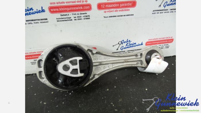 Used Engine mount Renault Kangoo Price € 18,00 Margin scheme offered by Klein Gunnewiek Autodemontage & Motorentechniek
