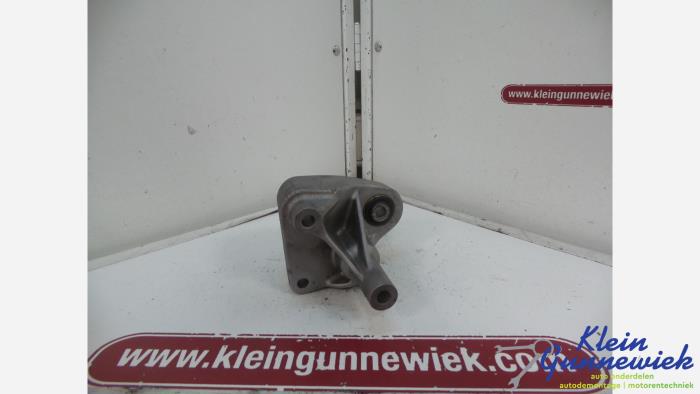 Engine mount from a Ford Mondeo 2015