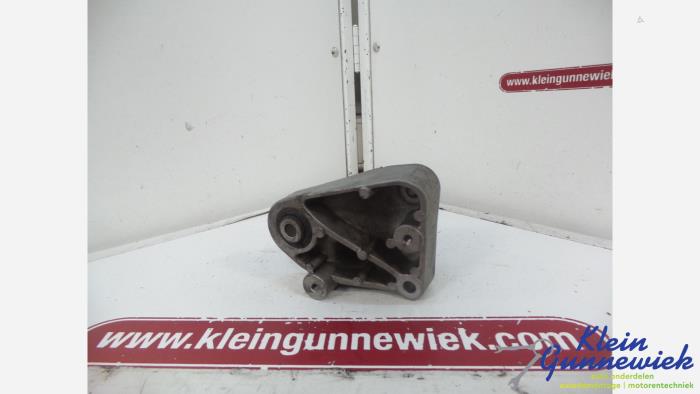 Usagé Support moteur Ford Mondeo Prix € 20,00 Règlement à la marge proposé par Klein Gunnewiek Autodemontage & Motorentechniek