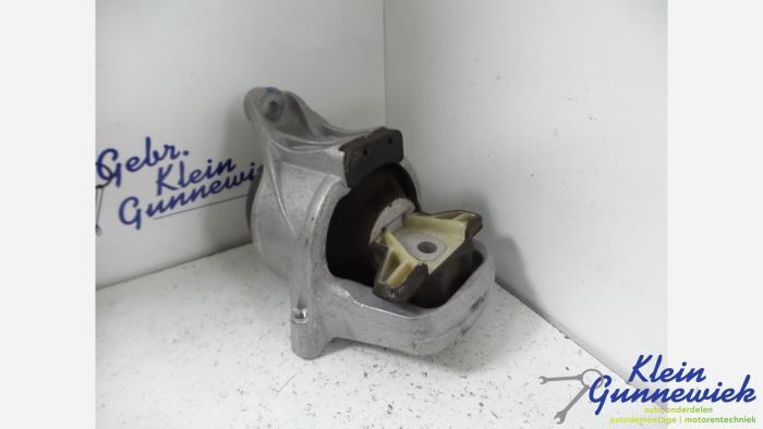 Used Engine mount Audi A4 Price € 67,00 Margin scheme offered by Klein Gunnewiek Autodemontage & Motorentechniek