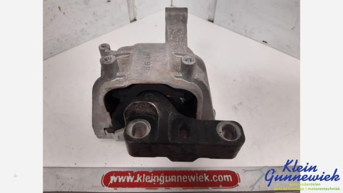 Used Engine mount Volkswagen Tiguan Price € 15,00 Margin scheme offered by Klein Gunnewiek Autodemontage & Motorentechniek