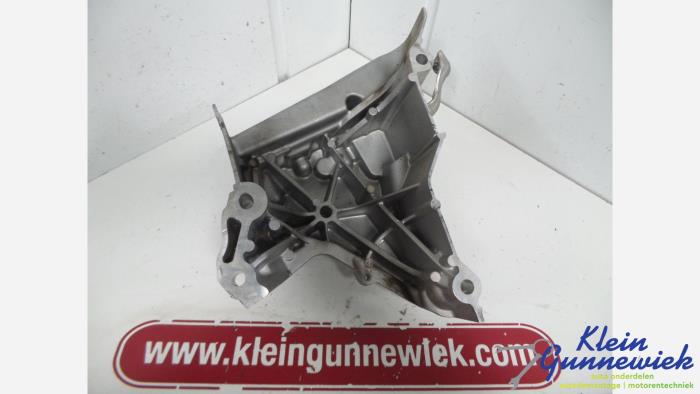 Used Engine mount Volkswagen Tiguan Price € 17,00 Margin scheme offered by Klein Gunnewiek Autodemontage & Motorentechniek