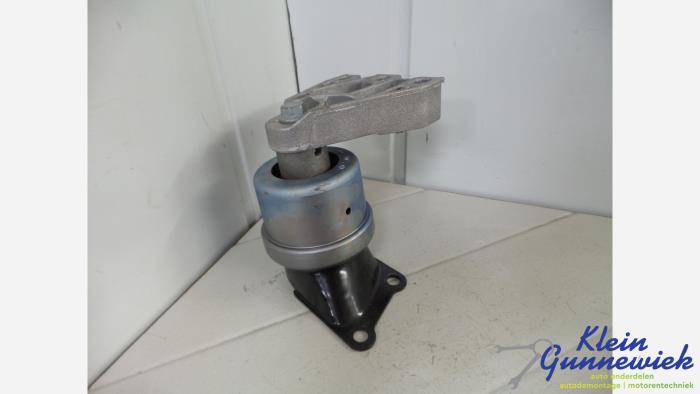 Usagé Support moteur Volkswagen LT Prix € 20,00 Règlement à la marge proposé par Klein Gunnewiek Autodemontage & Motorentechniek