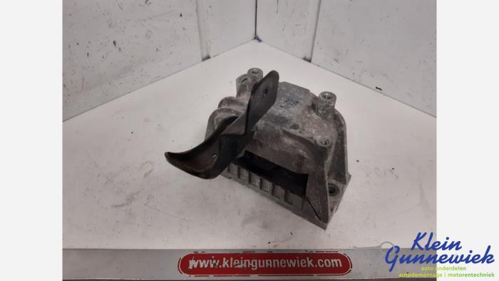 Used Engine mount Volkswagen Passat Price € 30,00 Margin scheme offered by Klein Gunnewiek Autodemontage & Motorentechniek