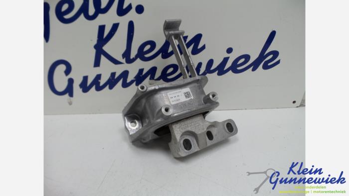 Used Engine mount Volkswagen Arteon Price € 24,00 Margin scheme offered by Klein Gunnewiek Autodemontage & Motorentechniek