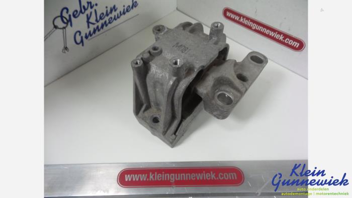 Used Engine mount Volkswagen Passat Price € 30,00 Margin scheme offered by Klein Gunnewiek Autodemontage & Motorentechniek