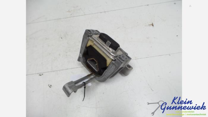 Engine mount from a Seat Ateca 2017