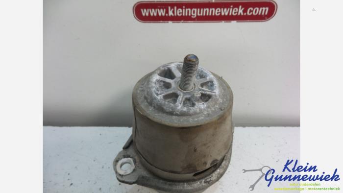 Used Engine mount Volkswagen Touareg Price € 50,00 Margin scheme offered by Klein Gunnewiek Autodemontage & Motorentechniek