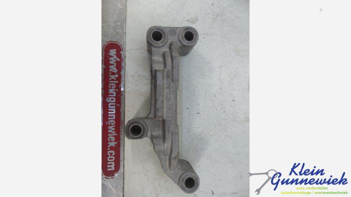 Usagé Support moteur Opel Astra Prix € 15,00 Règlement à la marge proposé par Klein Gunnewiek Autodemontage & Motorentechniek