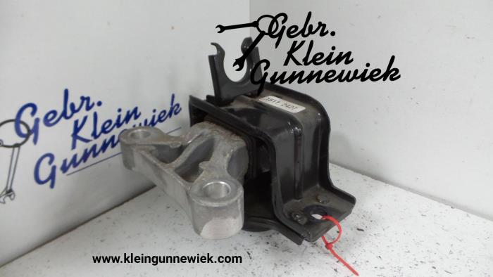 Engine mount from a Opel Karl 2018