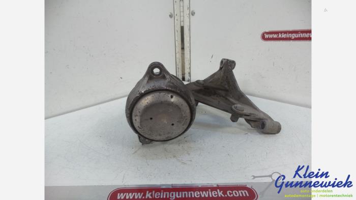 Usagé Support moteur Porsche Boxster Prix € 50,00 Règlement à la marge proposé par Klein Gunnewiek Autodemontage & Motorentechniek