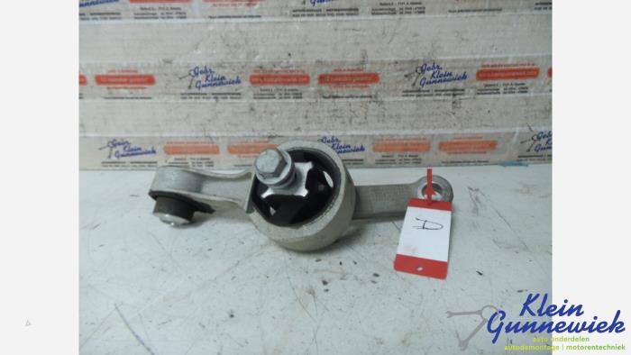 Used Engine mount Renault Trafic Price € 18,00 Margin scheme offered by Klein Gunnewiek Autodemontage & Motorentechniek