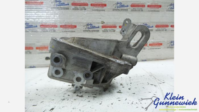 Used Engine mount Ford C-Max Price € 20,00 Margin scheme offered by Klein Gunnewiek Autodemontage & Motorentechniek